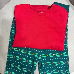 Primary Kids Organic Cotton Long Sleeve Pajama Set Red and Holly Berries. 8-9